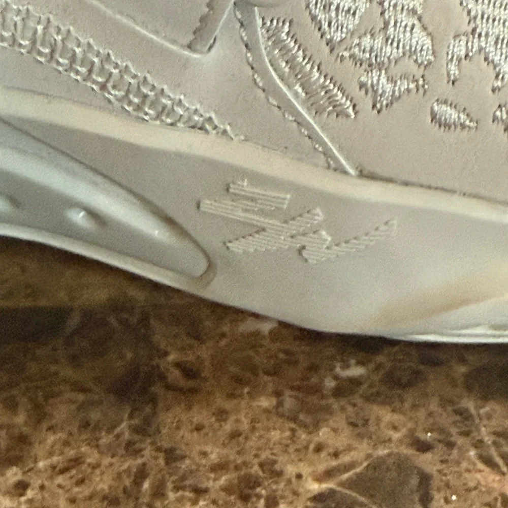 Nike. Air Jordan Zion 3 M.U.D. SE 'Light Bone'. Size 6.5.